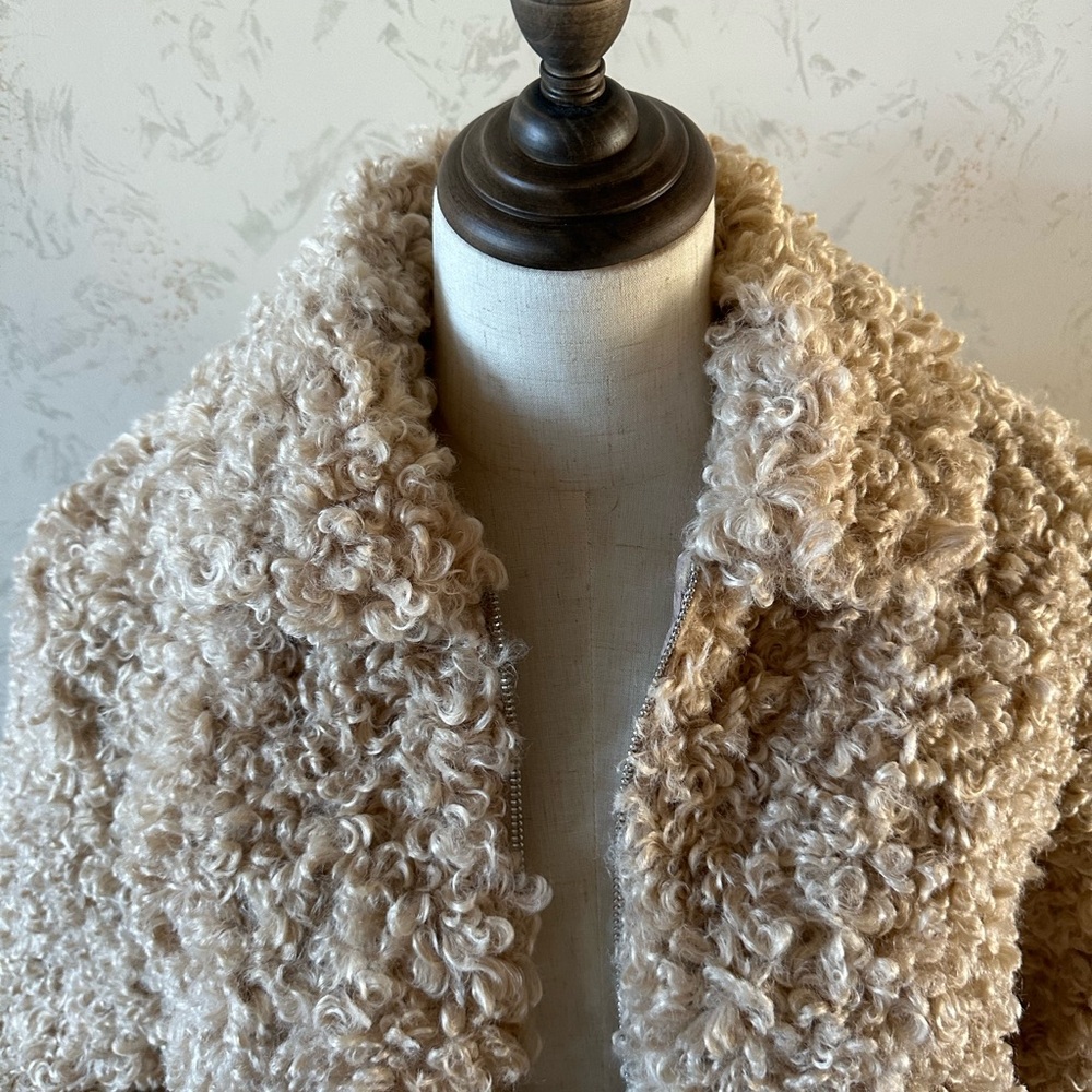 Moon River Beige Faux Fur Teddy Bomber Jacket XS - Picture 9 of 9